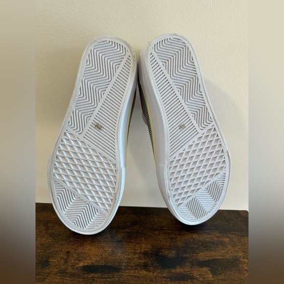 Airwalk Women’s Alya-J Black Multicolor Retro Sneaker NWT Various Sizes - Picture 9 of 10